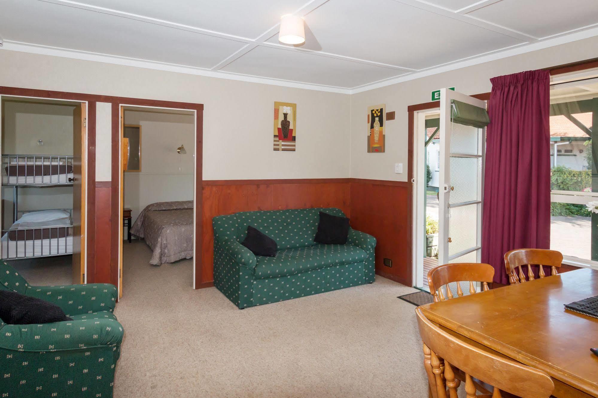 Santa Maria Motel โรโตรัว ภายนอก รูปภาพ